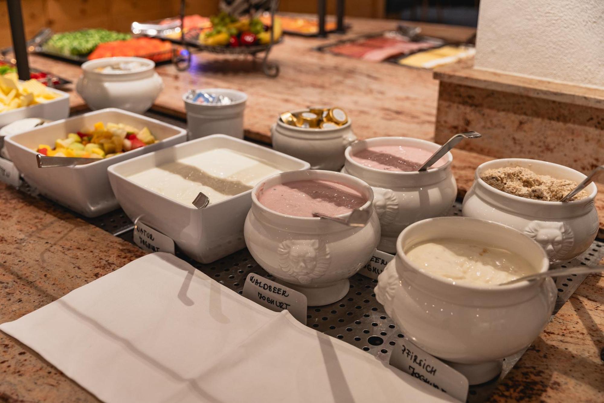 엘마우 Haus Garden B&B 외부 사진